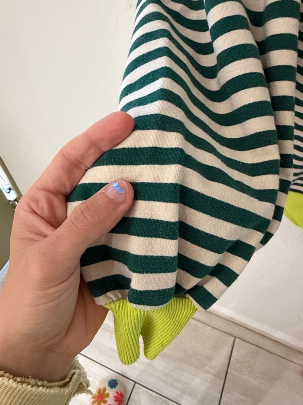 Green Tan Striped Neon Pullover Crewneck Sweater M/L Oversized - Picture 4 of 7